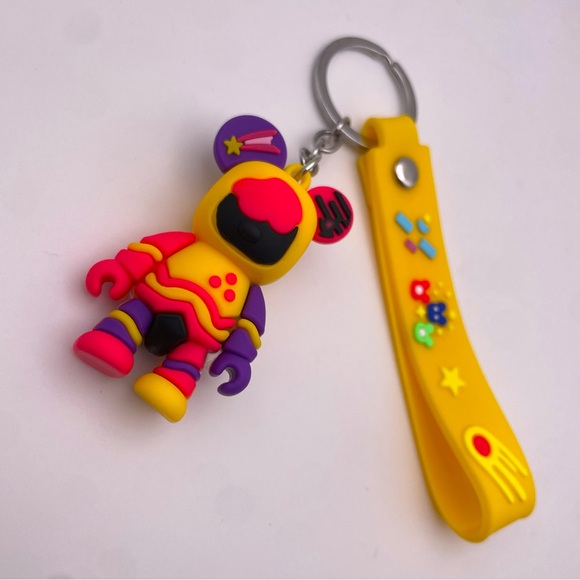 YELLOW ASTRONAUT MOUSE | Bag Charm | Keychain (Brand New!) ✨ - Picture 2 of 5